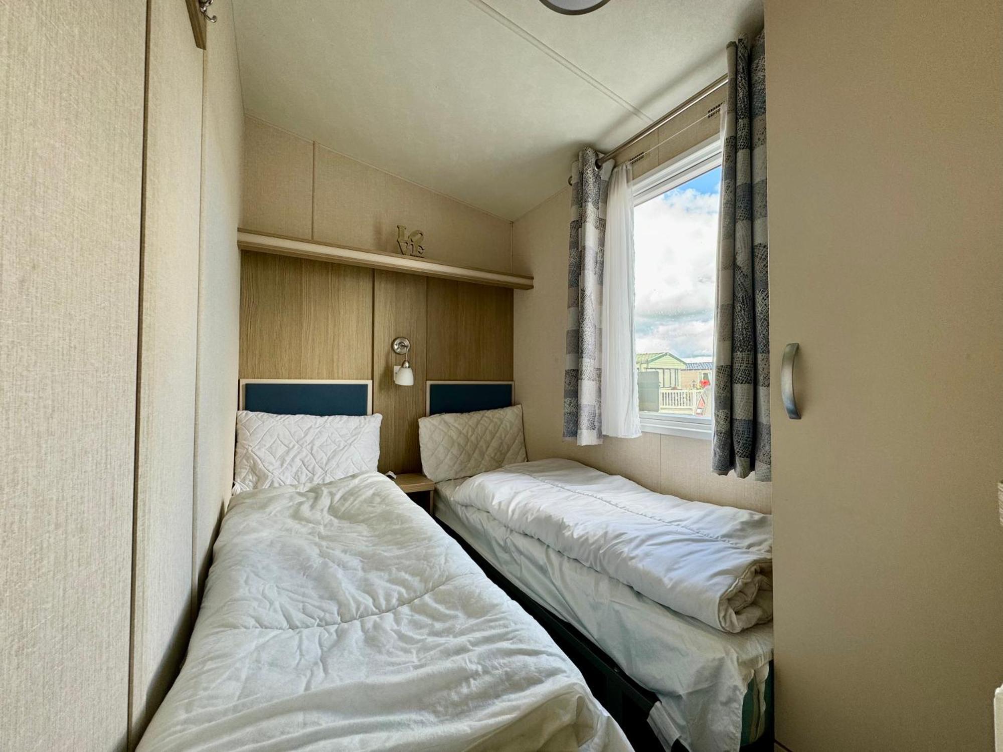 New Sea View Platinum Caravan With Huge Decking نيوكاسل أبون تاين المظهر الخارجي الصورة