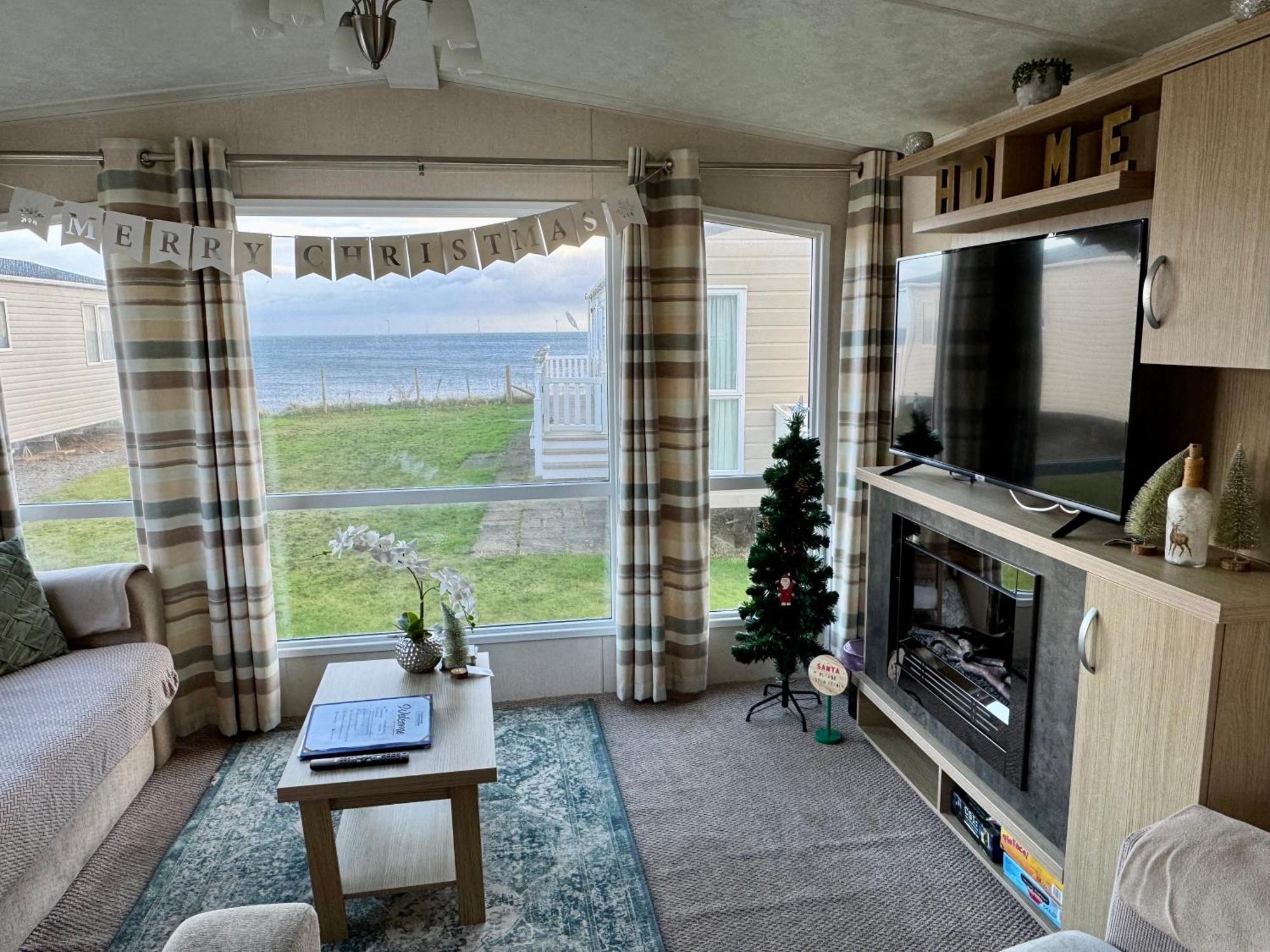 New Sea View Platinum Caravan With Huge Decking نيوكاسل أبون تاين المظهر الخارجي الصورة